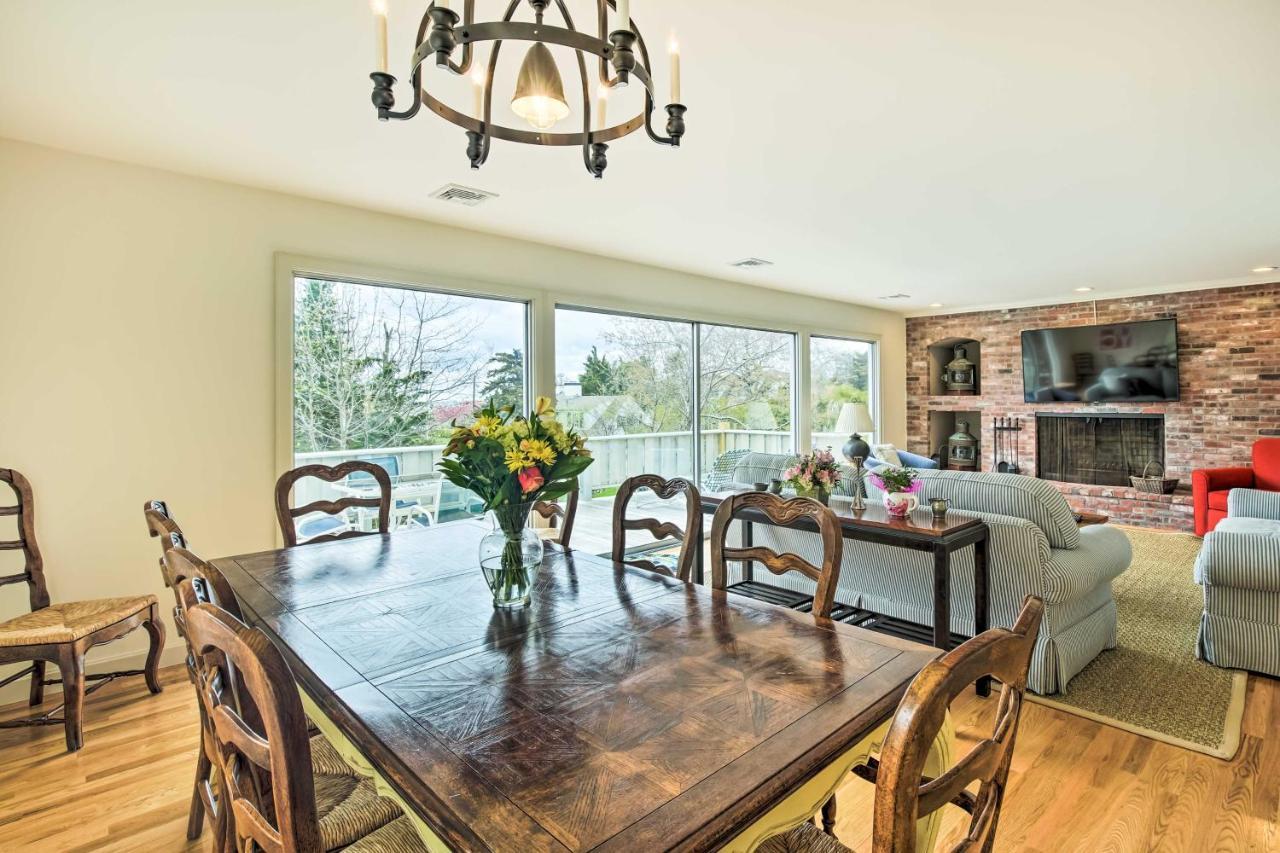 Hyannis Port Home With Bbq And Views Half Mi To Beach Exterior photo