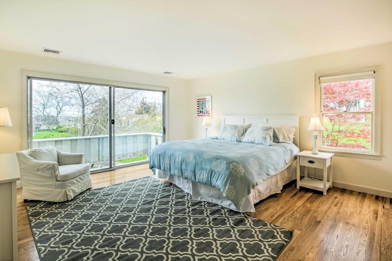 Hyannis Port Home With Bbq And Views Half Mi To Beach Exterior photo