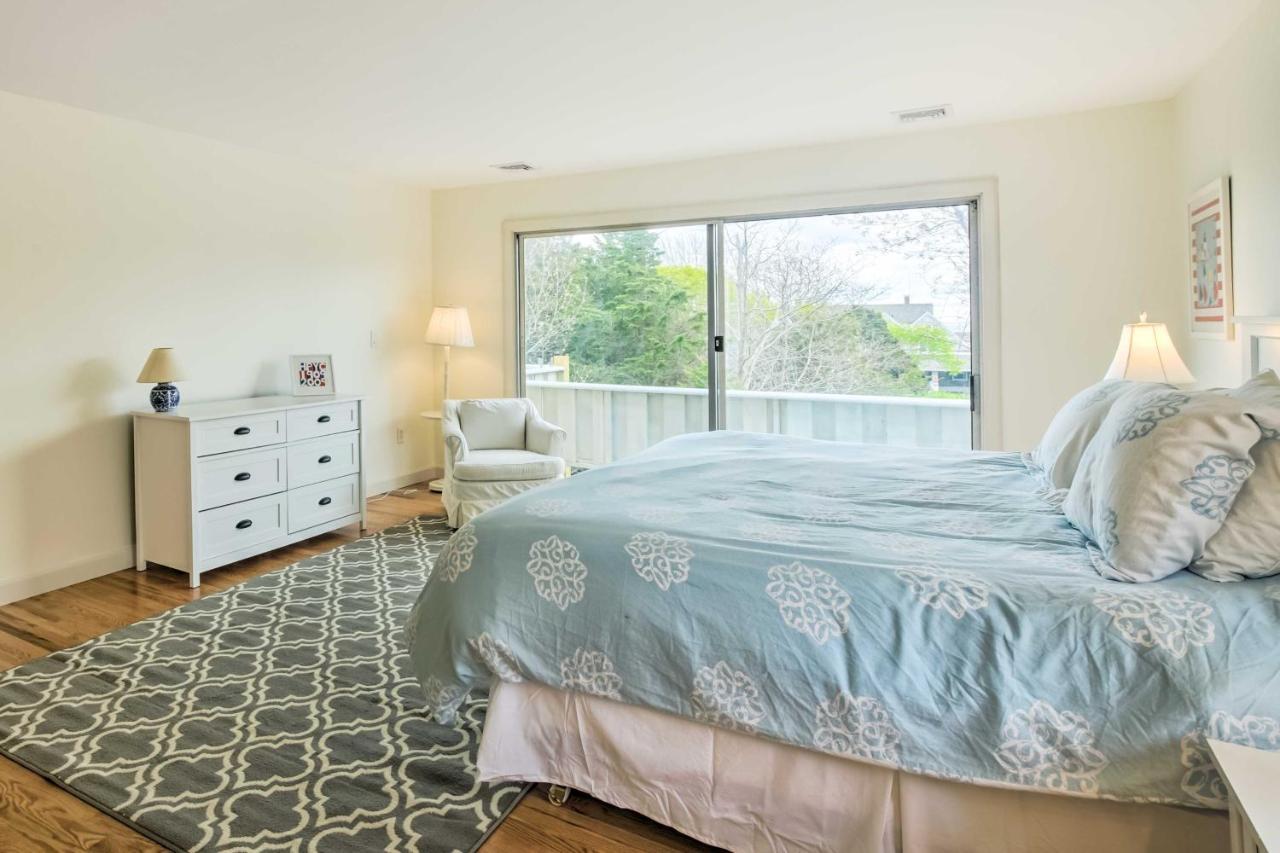 Hyannis Port Home With Bbq And Views Half Mi To Beach Exterior photo