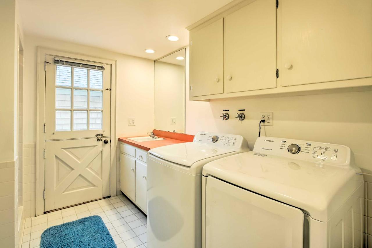 Hyannis Port Home With Bbq And Views Half Mi To Beach Exterior photo